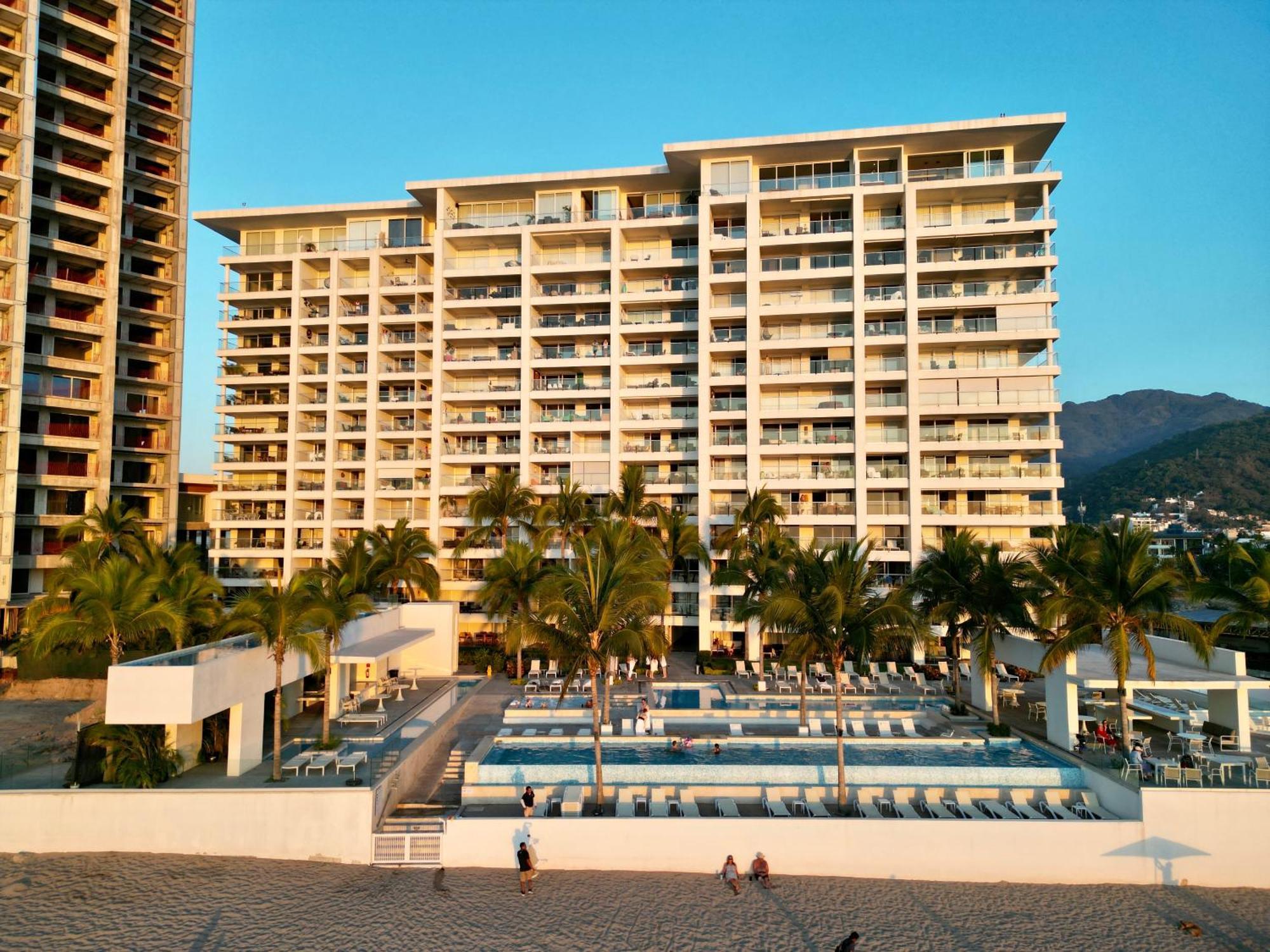 Harbor 13008a Artistic Beachfront By Moikkarentals Apartment Puerto Vallarta